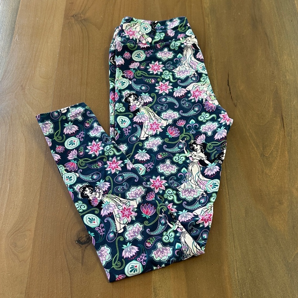 NWOT LuLaRoe Disney Princess Jasmine Aladdin Leggings Paisley Floral Navy OS